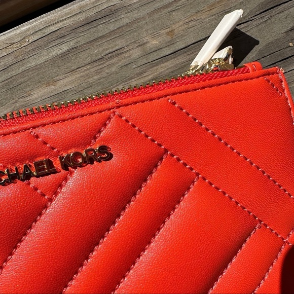 Micheal Kors Wristlet - PEYTON LARGE QUILTED DOUBLE-ZIP - Picture 9 of 9